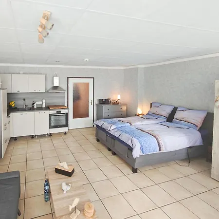 Delphinkoje Kniedler 3-0-6 - Ifa Apartmán *